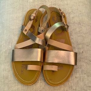 Sorel sandals size 7.5
